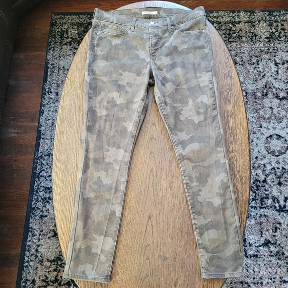 Levi's 311 Shaping Skinny Camouflage Jeans Size Women's 32x30 - Picture 3 of 13